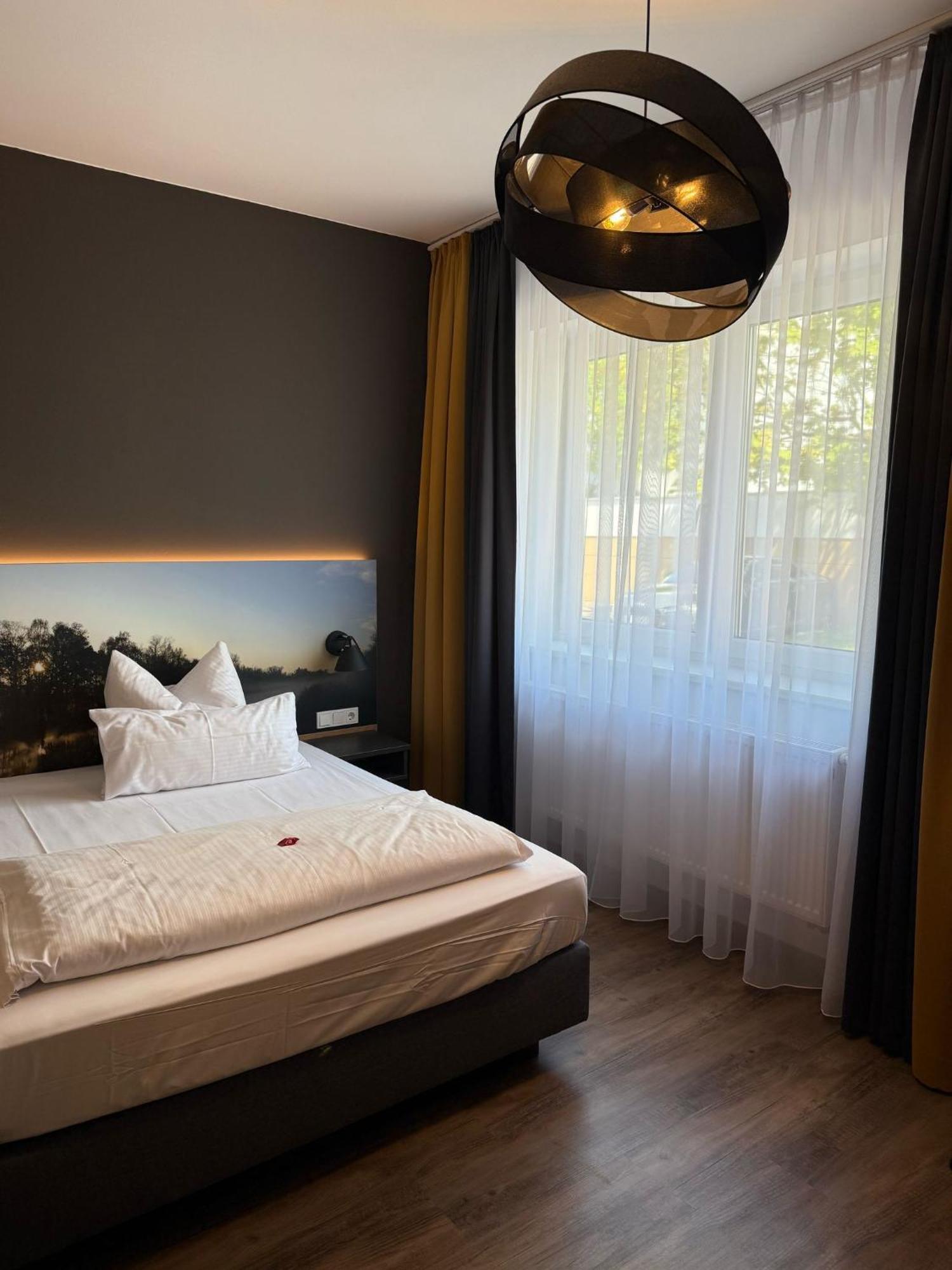 Hotel Kitz Ehemals Schlemmerhuette Langweid Экстерьер фото